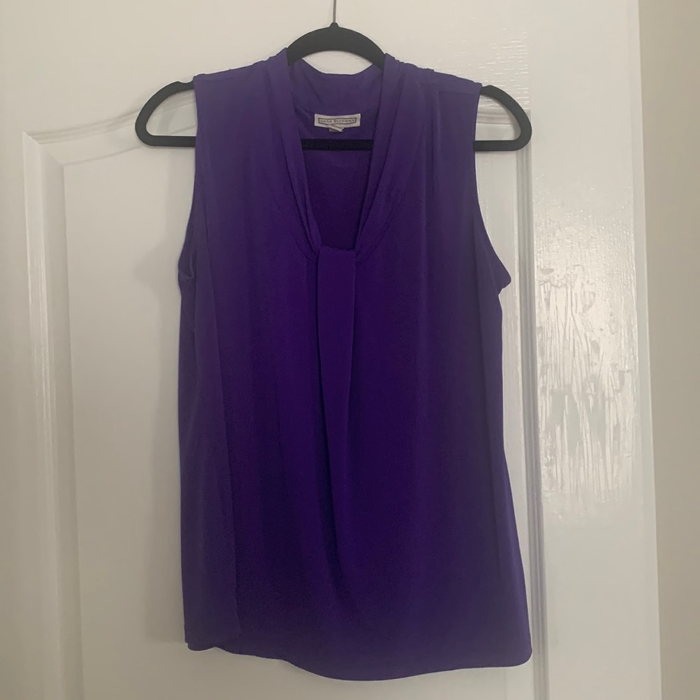 Purple v neck sleeveless blouse